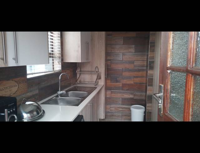 3 BEDROOM HOUSE FOR SALE IN HELDERWYK